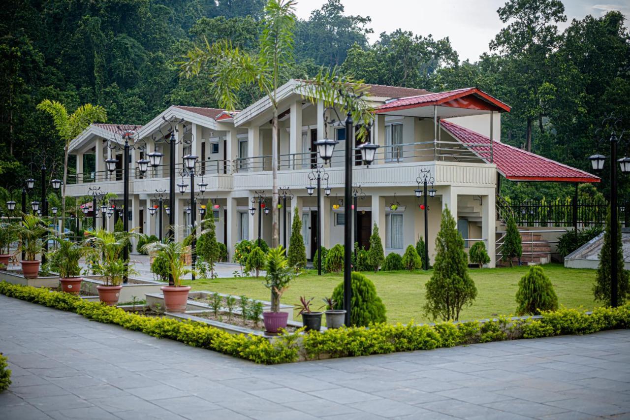 Quick 20 Riverside Hotel Amlekhganj エクステリア 写真